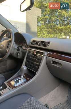 Седан Audi A4 2001 в 