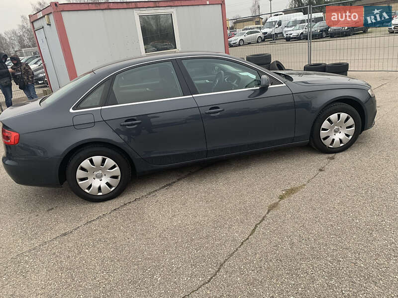 Седан Audi A4 2009 в Львове