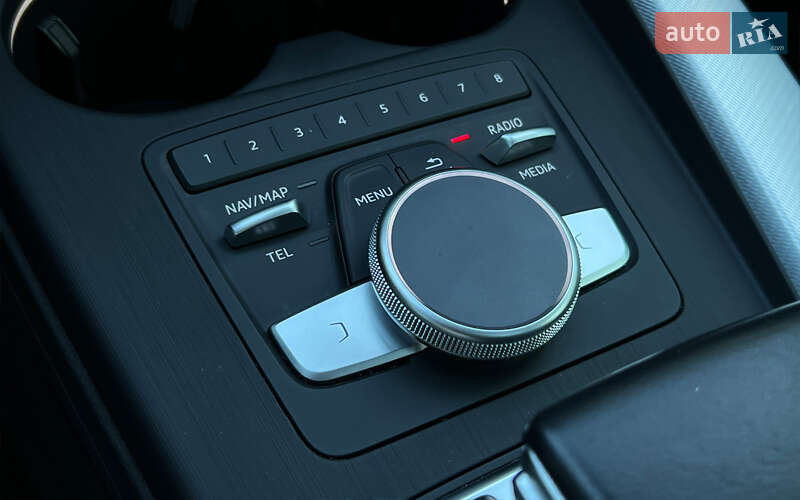 Седан Audi A4 2016 в Львове