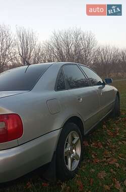 Седан Audi A4 1998 в 