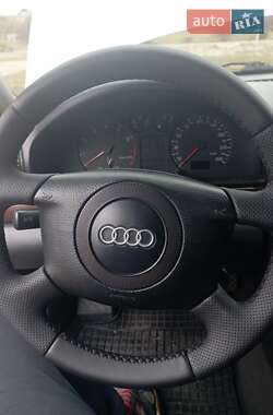 Седан Audi A4 1998 в 
