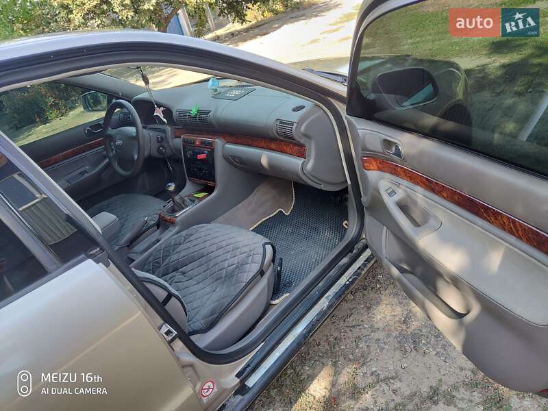 Седан Audi A4 2000 в Херсоне