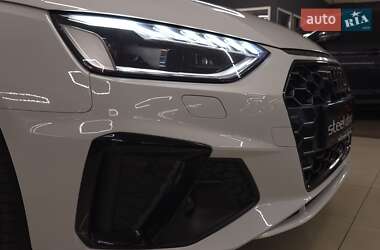 Седан Audi A4 2020 в 