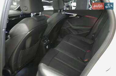 Седан Audi A4 2020 в 