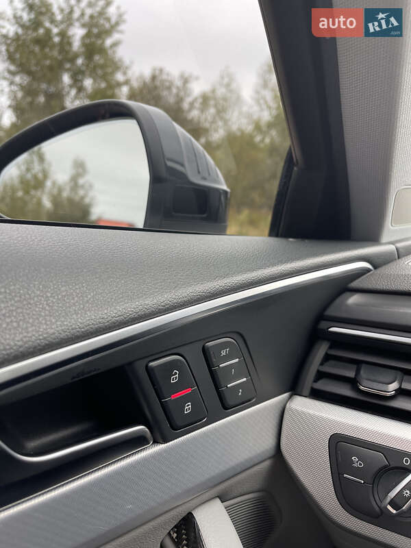 Седан Audi A4 2017 в Киеве