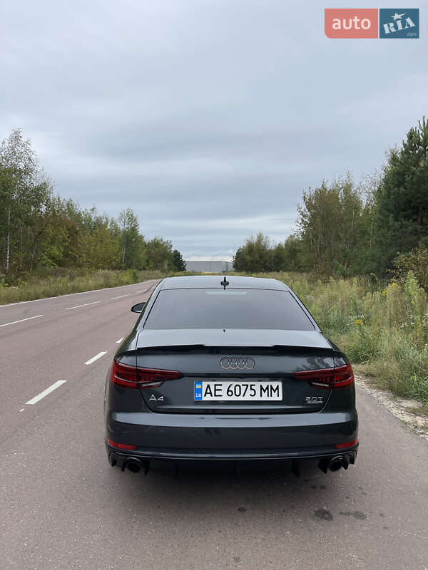Седан Audi A4 2017 в Киеве