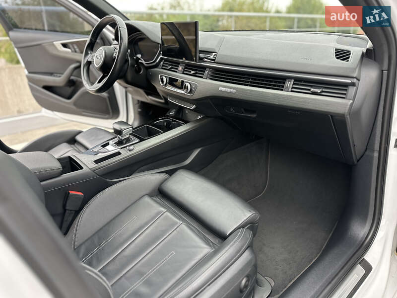 Седан Audi A4 2019 в Киеве