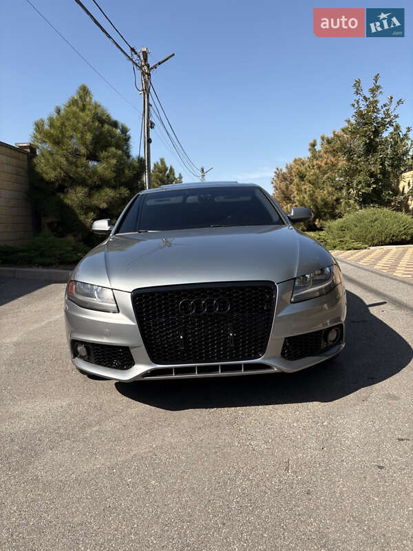 Седан Audi A4 2011 в Новомосковске