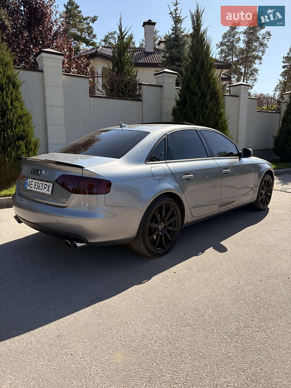 Седан Audi A4 2011 в Новомосковске