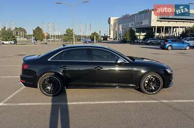 Седан Audi A4 2017 в 