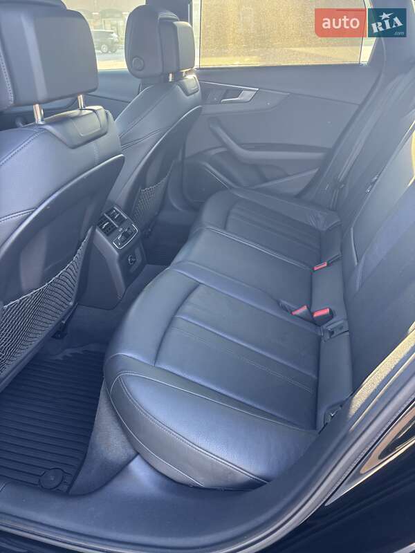 Седан Audi A4 2017 в Киеве