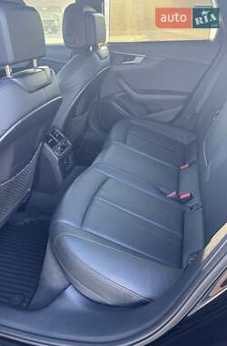 Седан Audi A4 2017 в 