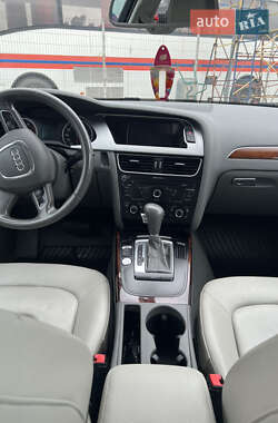 Седан Audi A4 2012 в 