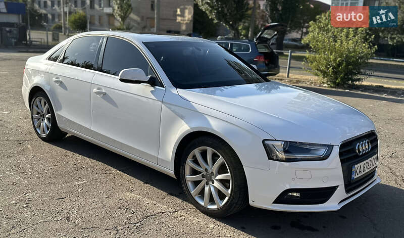 Седан Audi A4 2015 в Славянске
