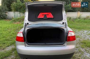 Седан Audi A4 2001 в 