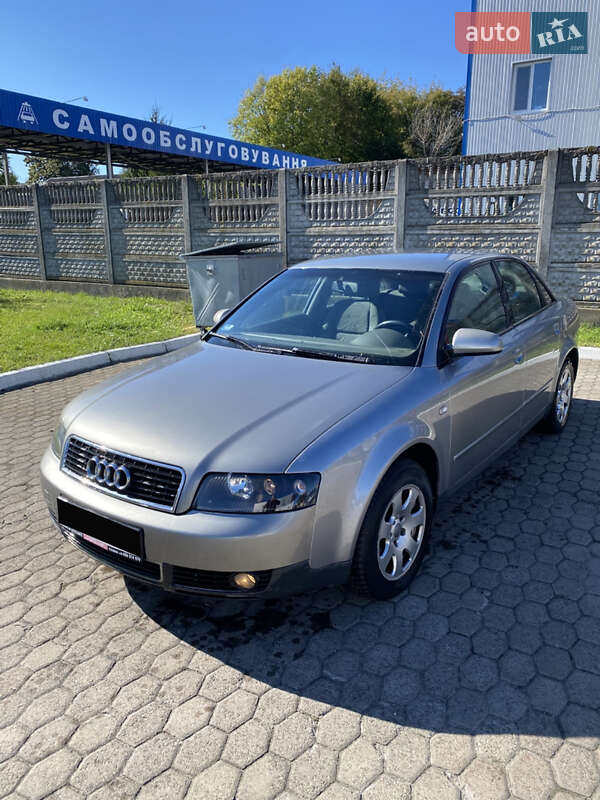 Седан Audi A4 2002 в Костополе