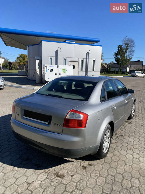 Седан Audi A4 2002 в Костополе