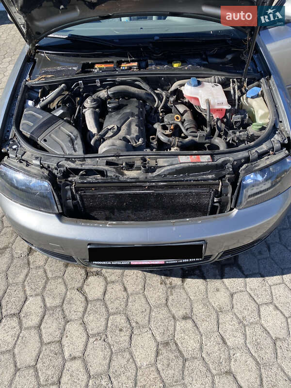 Седан Audi A4 2002 в Костополе