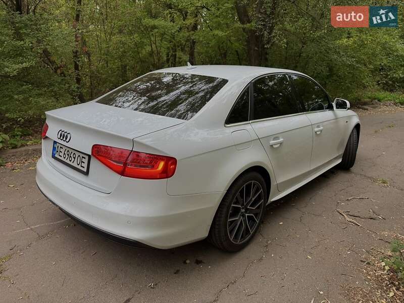 Седан Audi A4 2015 в Кривому Розі