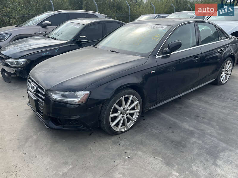 Седан Audi A4 2014 в Львове