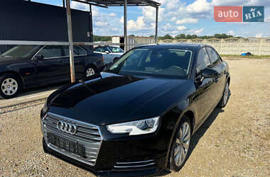 Седан Audi A4 2018 в 