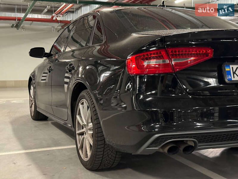 Седан Audi A4 2015 в Киеве