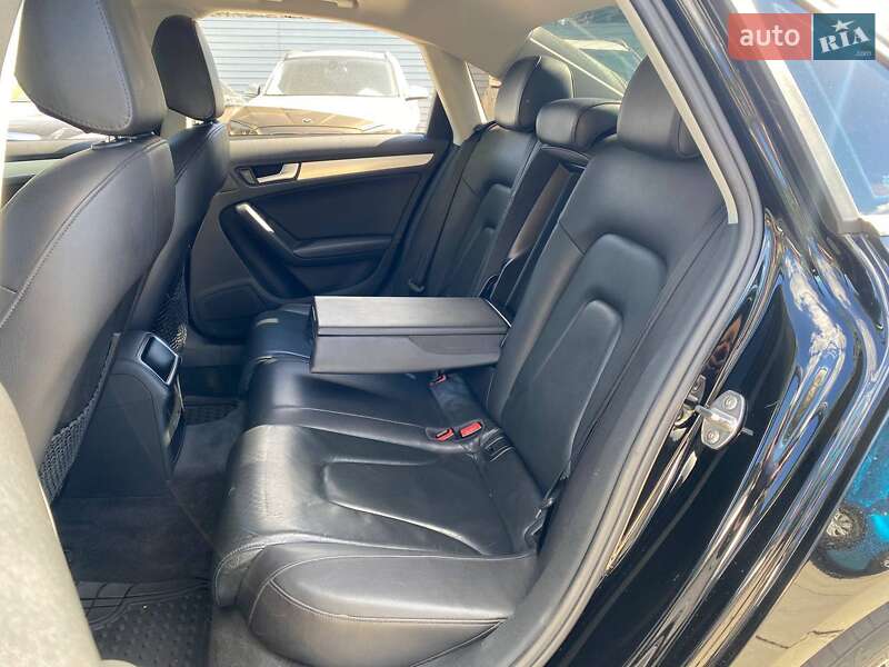 Седан Audi A4 2011 в Києві