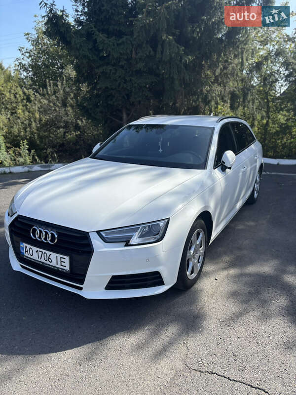 Универсал Audi A4 2018 в Мукачево