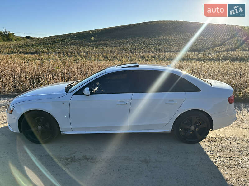 Седан Audi A4 2015 в Ровно