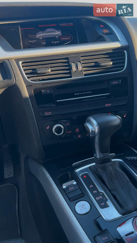 Седан Audi A4 2015 в Ровно