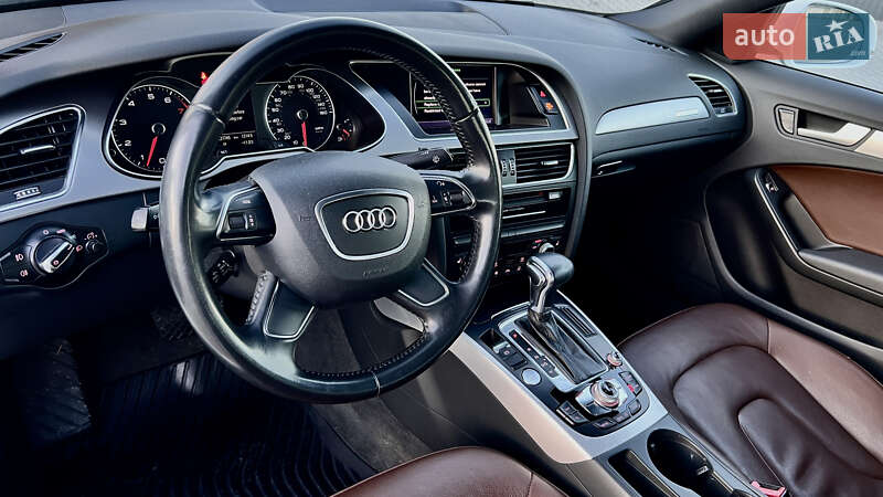 Седан Audi A4 2014 в Нововолынске