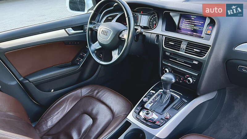 Седан Audi A4 2014 в Нововолынске