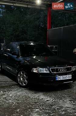 Седан Audi A4 1995 в Дрогобыче