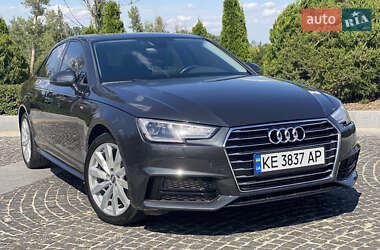 Седан Audi A4 2018 в 