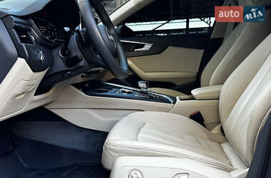 Седан Audi A4 2019 в 