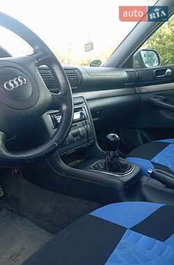 Седан Audi A4 1999 в 