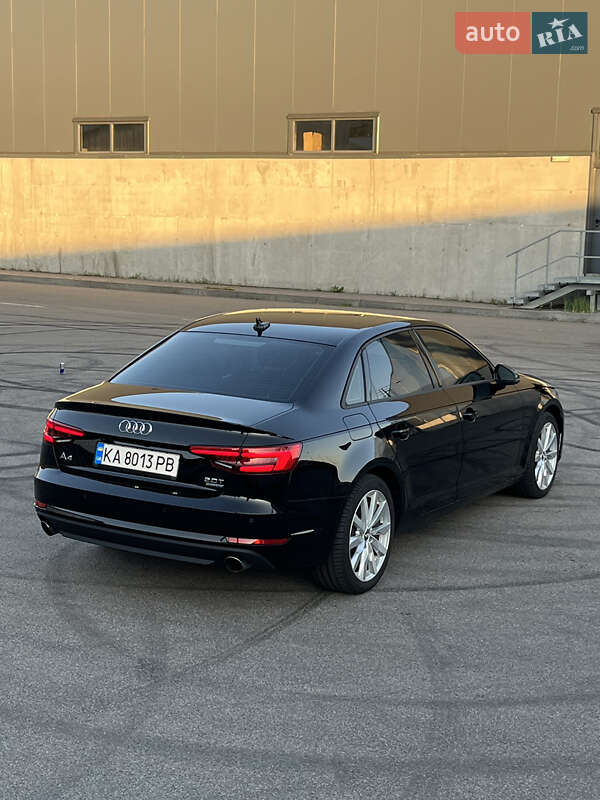 Седан Audi A4 2016 в Киеве