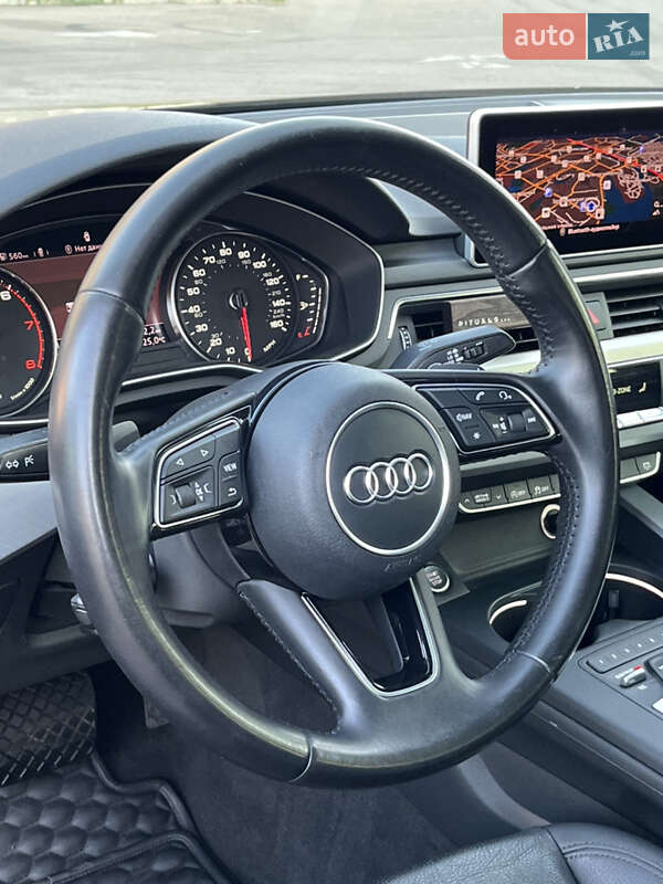 Седан Audi A4 2016 в Киеве