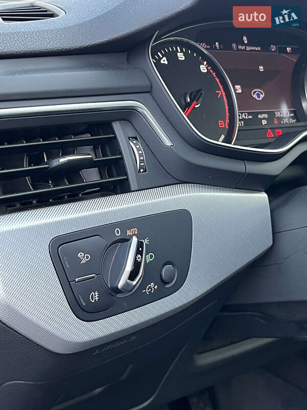 Седан Audi A4 2016 в Киеве