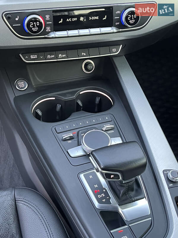 Седан Audi A4 2016 в Киеве