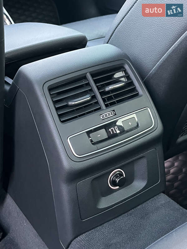 Седан Audi A4 2016 в Киеве