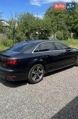 Седан Audi A4 2018 в 