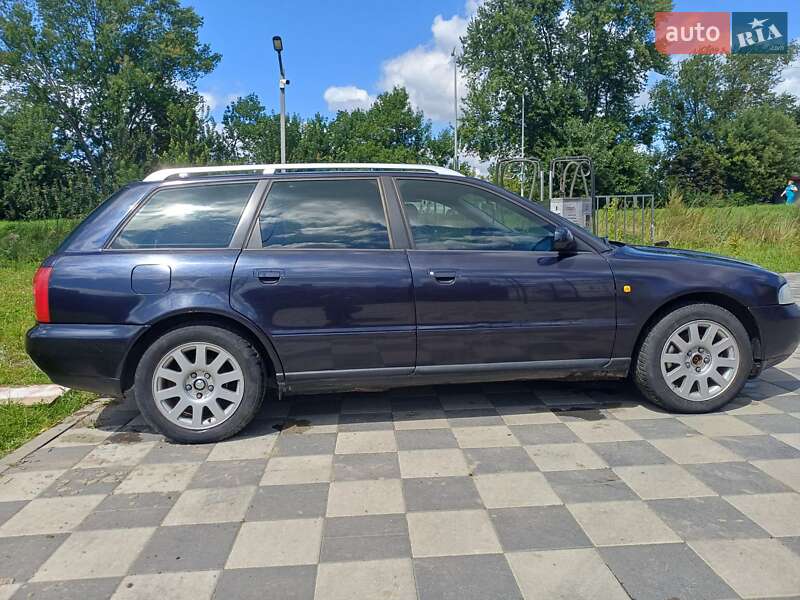 Универсал Audi A4 1998 в Самборе