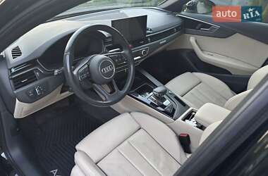 Седан Audi A4 2020 в 