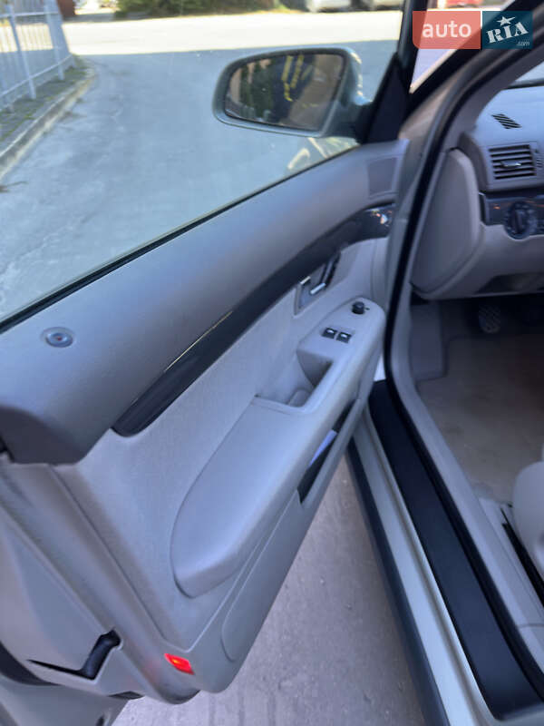 Седан Audi A4 2003 в Збараже