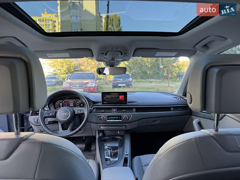 Седан Audi A4 2018 в Киеве