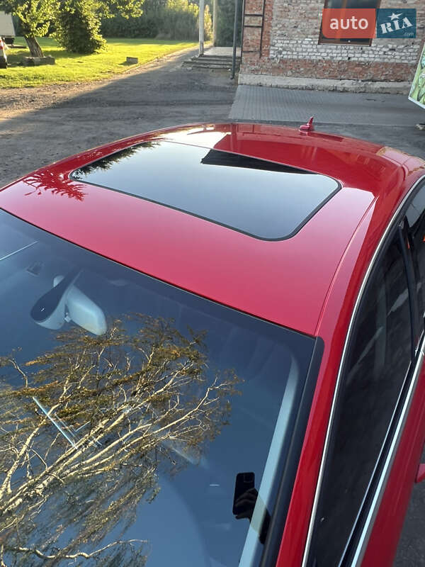 Седан Audi A4 2015 в Дубно