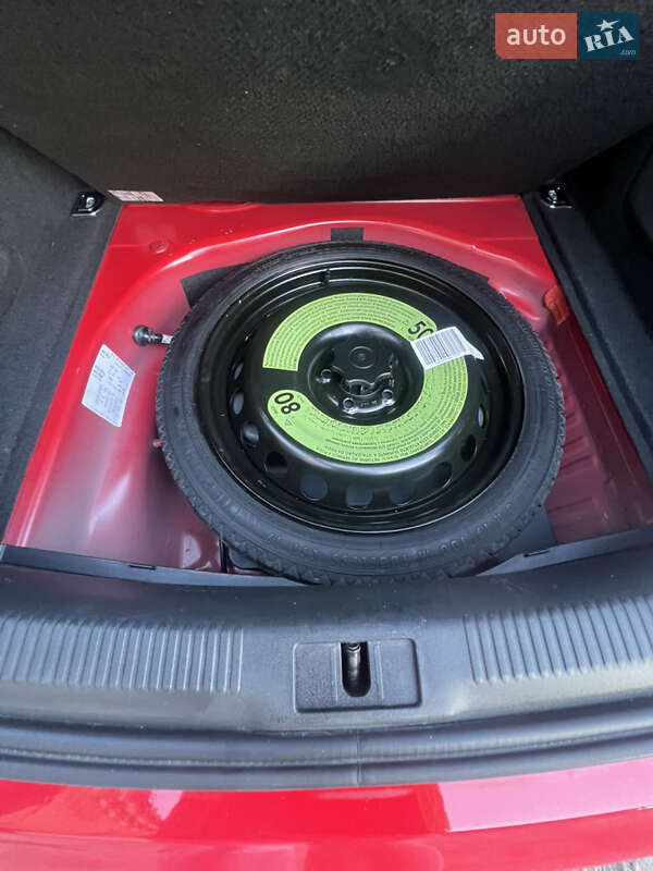 Седан Audi A4 2015 в Дубно