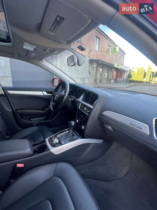 Седан Audi A4 2015 в Дубно