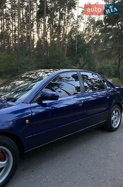 Седан Audi A4 1997 в 